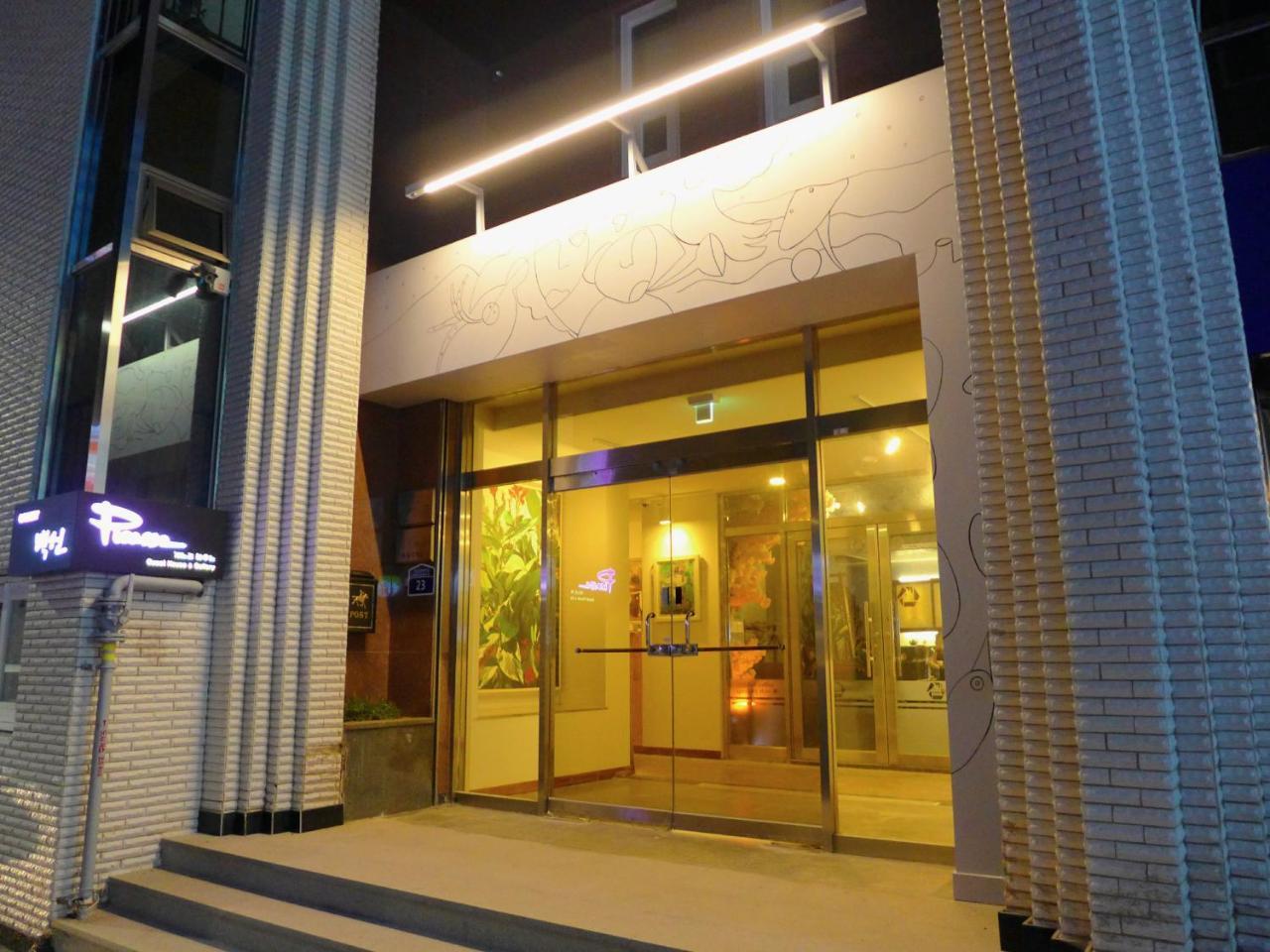 Gallery Family Hotel Мокпо Экстерьер фото