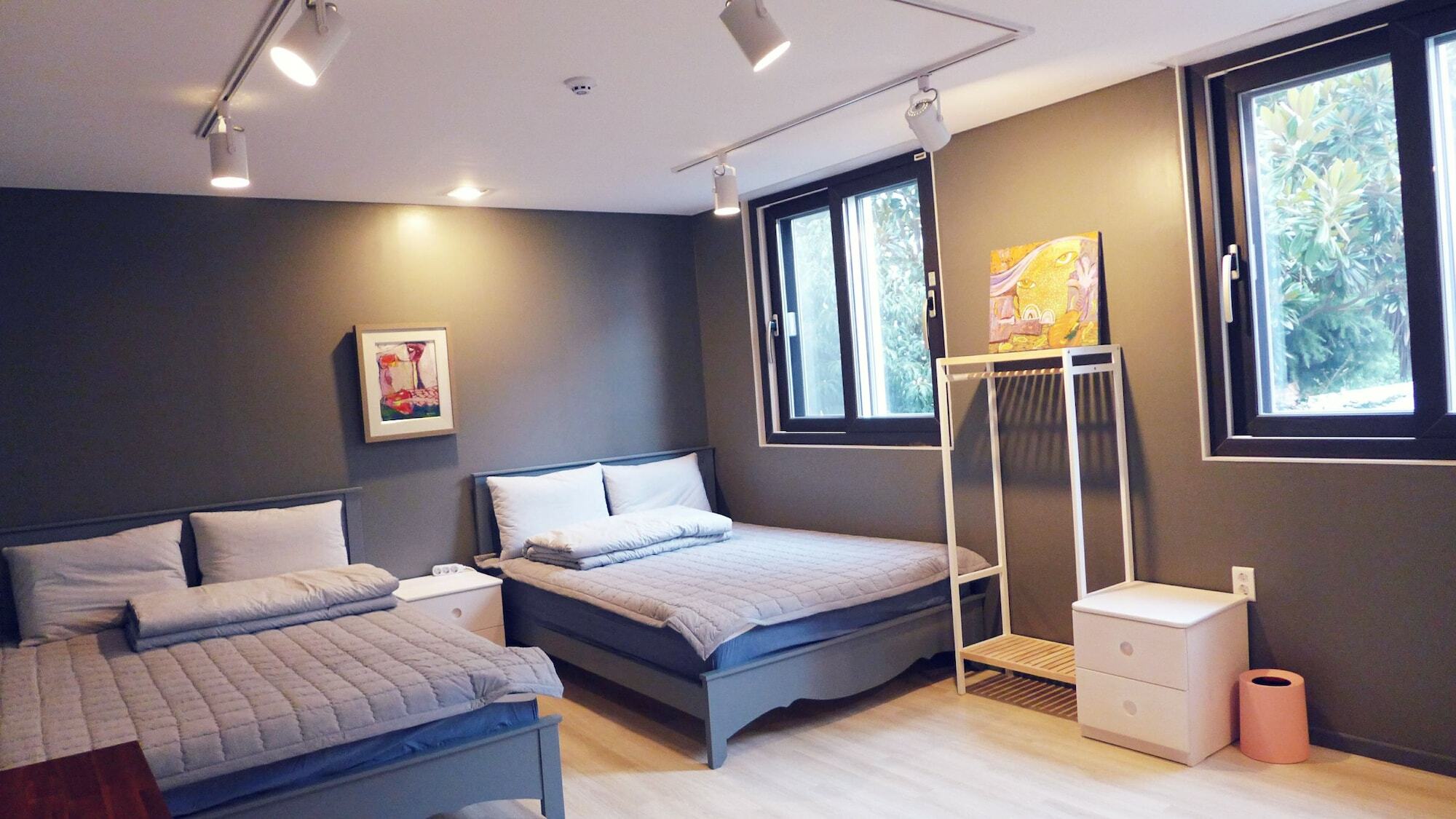 Gallery Family Hotel Мокпо Экстерьер фото