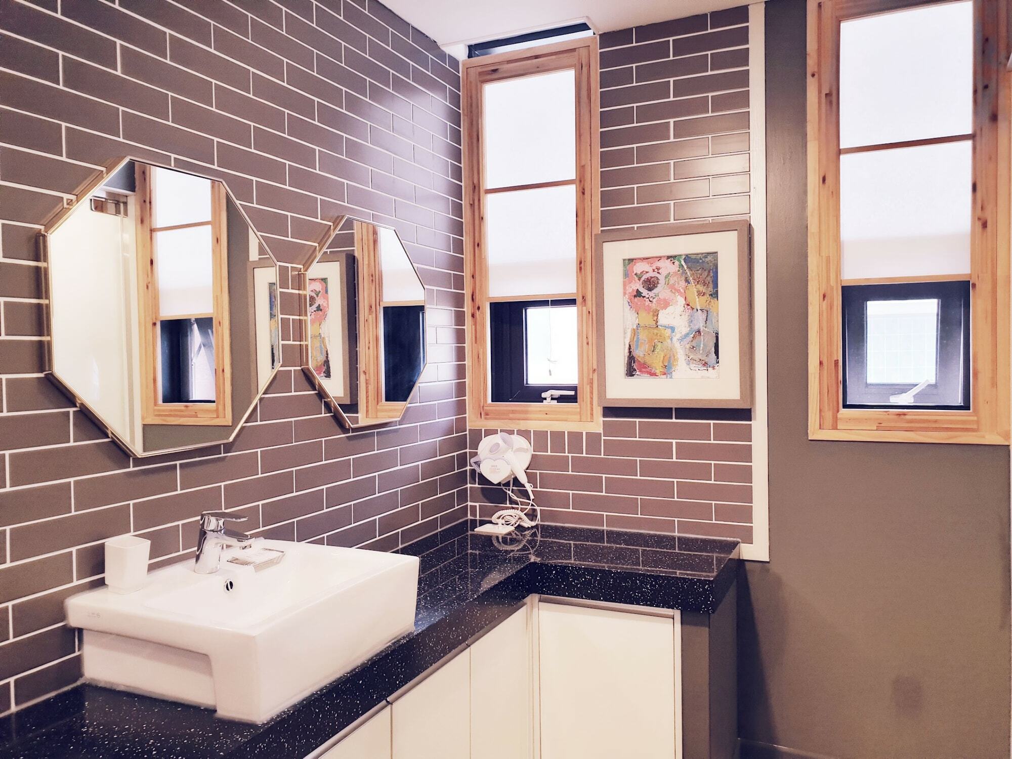 Gallery Family Hotel Мокпо Экстерьер фото